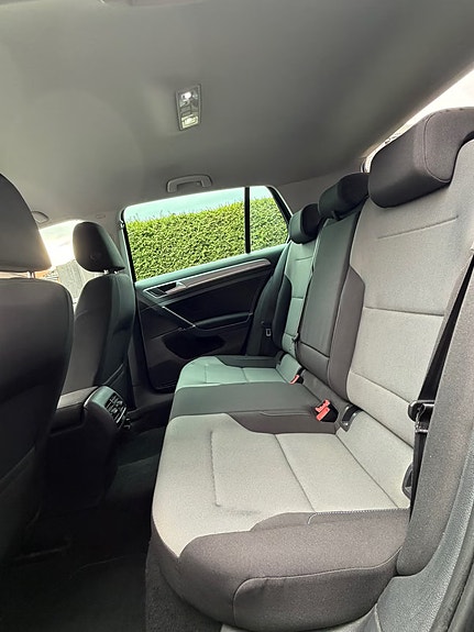 Volkswagen e-Golf VII 12 of 15