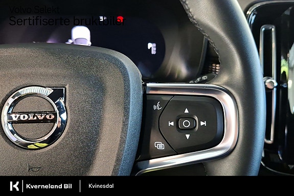 Volvo XC40 17 of 29
