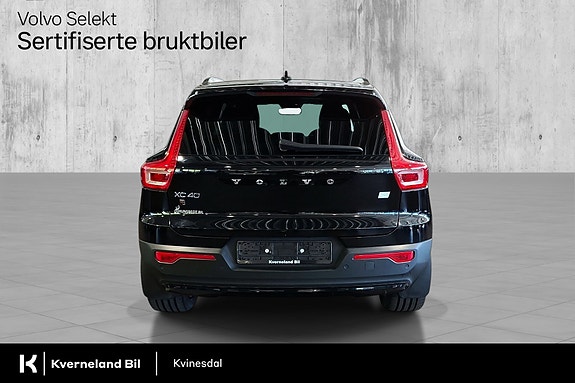 Volvo XC40 6 of 29