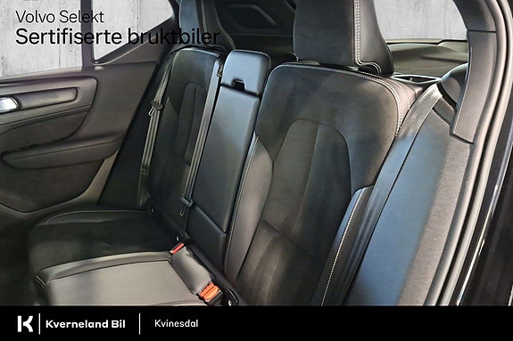 Volvo XC40 12 of 29