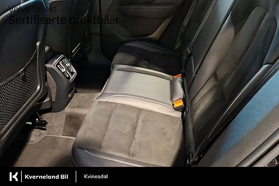 Volvo XC40 13 of 29