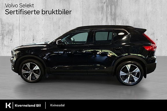 Volvo XC40 8 of 29