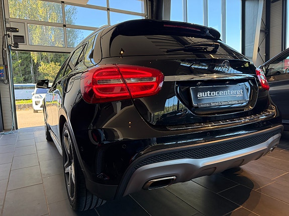 Mercedes-Benz GLA200 12 of 19