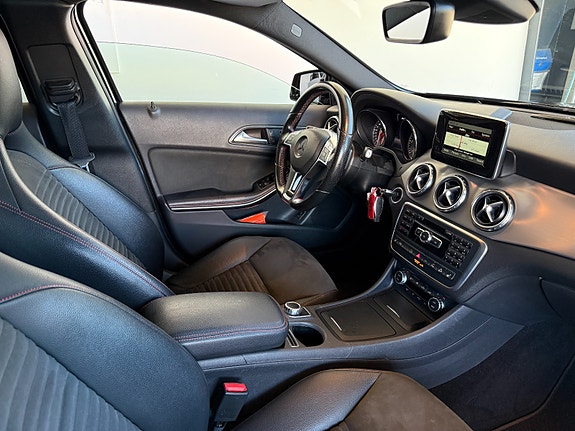 Mercedes-Benz GLA200 7 of 19