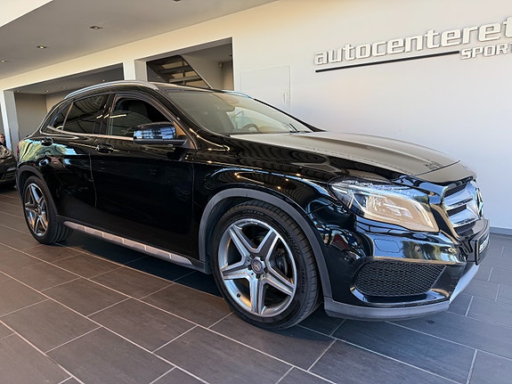 Mercedes-Benz GLA200 8 of 19