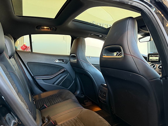 Mercedes-Benz GLA200 17 of 19