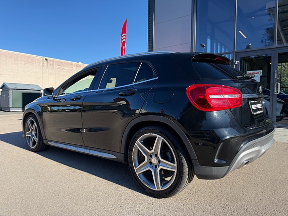 Mercedes-Benz GLA200 5 of 19