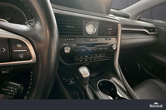 Lexus RX450h 25 of 28