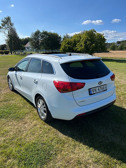 Kia Ceed 4 of 12