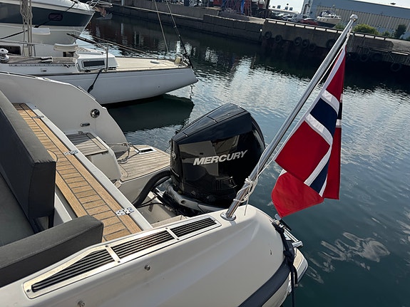 Nor-Dan 820W (Nidelv) topputstyrt med to år gammel Mercury V8 300hk 17 of 30