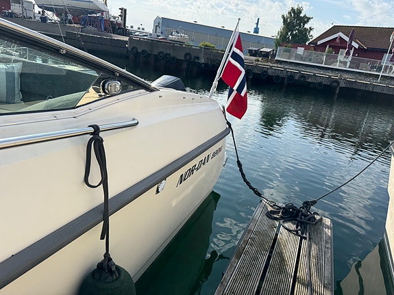 Nor-Dan 820W (Nidelv) topputstyrt med to år gammel Mercury V8 300hk 16 of 30