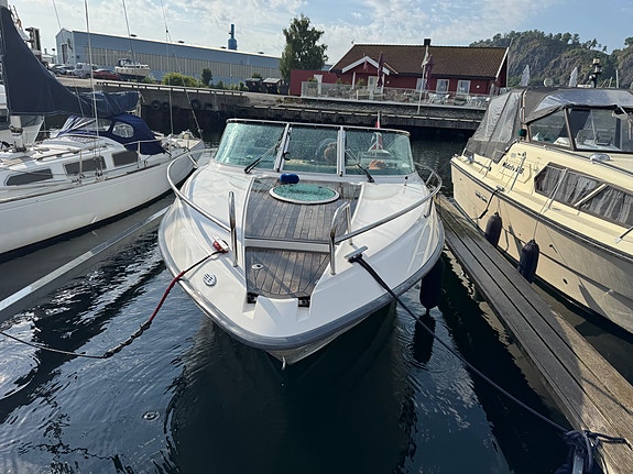 Nor-Dan 820W (Nidelv) topputstyrt med to år gammel Mercury V8 300hk 14 of 30