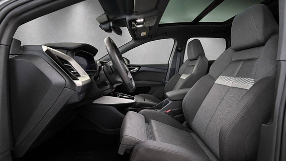 Audi Q4 e-tron 10 of 26
