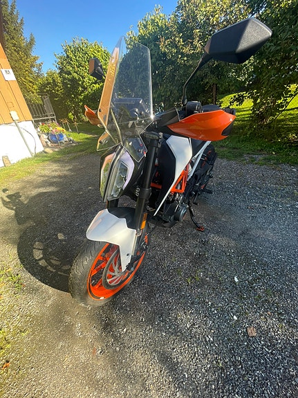 KTM 390 Duke 3 of 10
