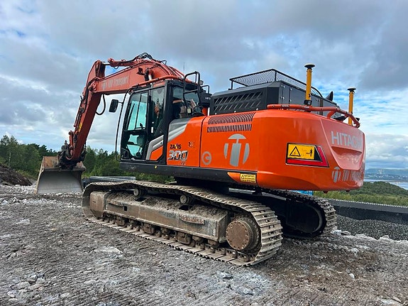 Hitachi ZX 300 -7 3 of 13