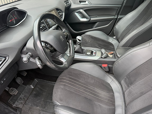 Peugeot 308 21 of 30