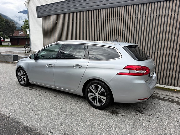 Peugeot 308 4 of 30