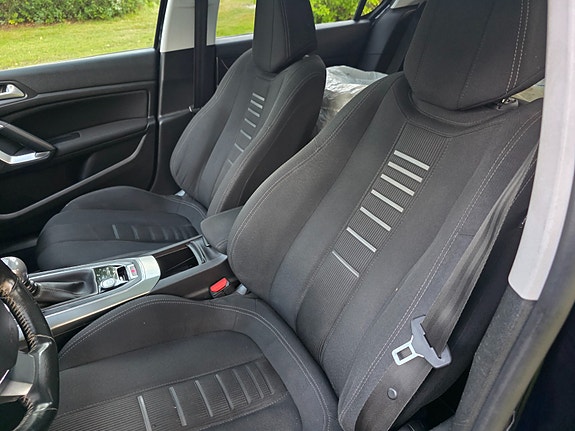 Peugeot 308 9 of 19