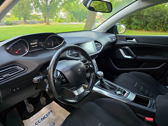 Peugeot 308 10 of 19