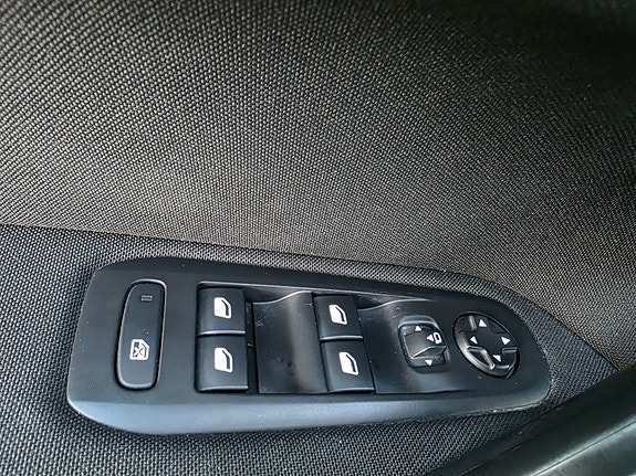 Peugeot 308 18 of 19