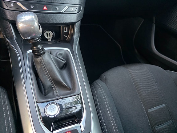 Peugeot 308 12 of 19
