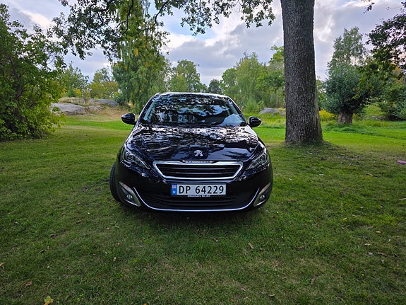 Peugeot 308 2 of 19