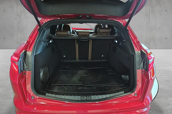 Alfa Romeo Stelvio 20 of 20