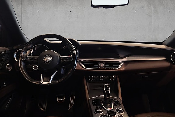 Alfa Romeo Stelvio 13 of 20