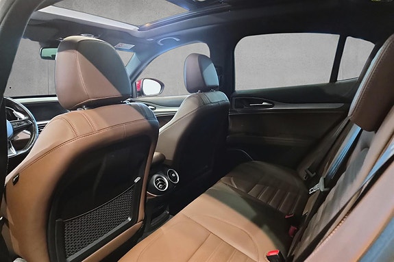 Alfa Romeo Stelvio 12 of 20