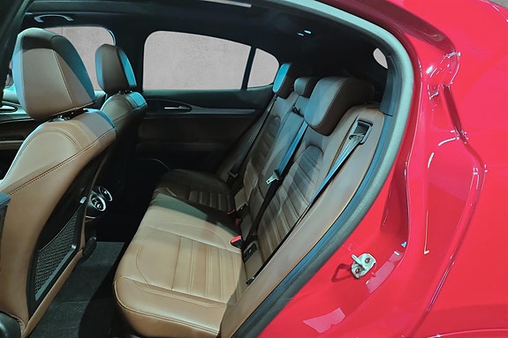 Alfa Romeo Stelvio 11 of 20