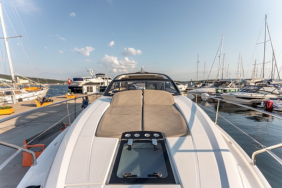 Fairline Targa 50 GT. 2021 modell, Dynamic Positioning, IPS 600 ++ 8 of 30
