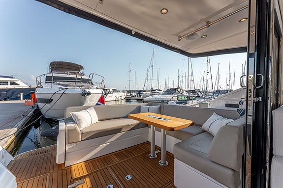 Fairline Targa 50 GT. 2021 modell, Dynamic Positioning, IPS 600 ++ 18 of 30