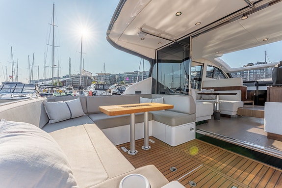 Fairline Targa 50 GT. 2021 modell, Dynamic Positioning, IPS 600 ++ 17 of 30
