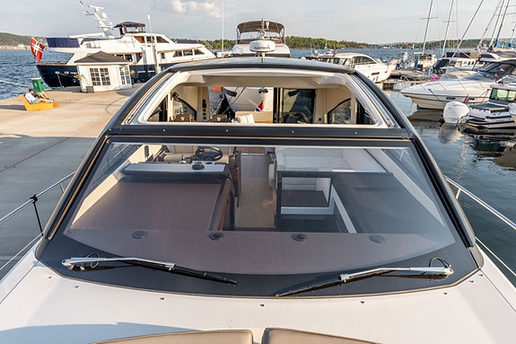Fairline Targa 50 GT. 2021 modell, Dynamic Positioning, IPS 600 ++ 10 of 30