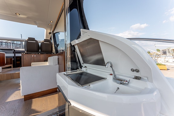Fairline Targa 50 GT. 2021 modell, Dynamic Positioning, IPS 600 ++ 21 of 30