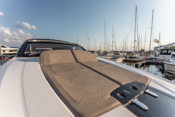 Fairline Targa 50 GT. 2021 modell, Dynamic Positioning, IPS 600 ++ 9 of 30