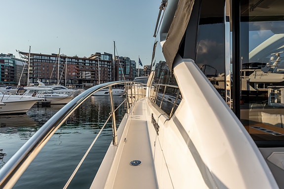 Fairline Targa 50 GT. 2021 modell, Dynamic Positioning, IPS 600 ++ 4 of 30