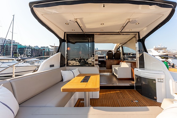 Fairline Targa 50 GT. 2021 modell, Dynamic Positioning, IPS 600 ++ 16 of 30