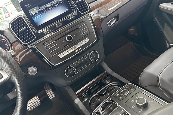 Mercedes-Benz GLS350 d 8 of 14