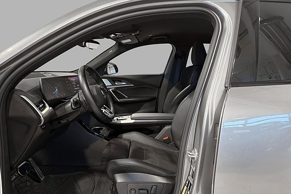 BMW iX2 6 of 26