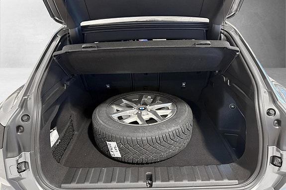 BMW iX2 13 of 26