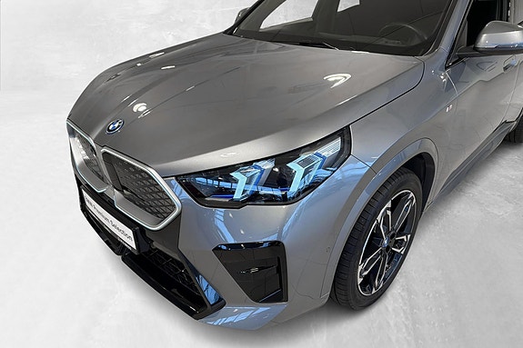 BMW iX2 18 of 26