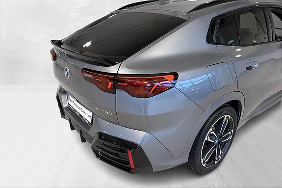 BMW iX2 15 of 26