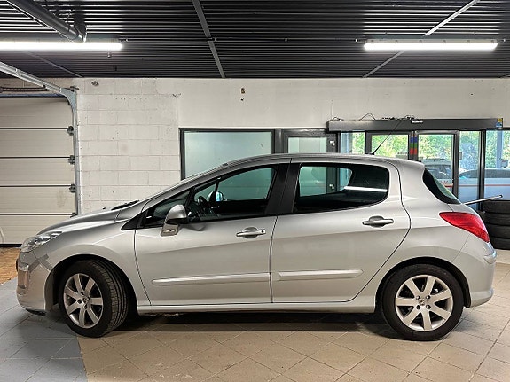 Peugeot 308 2 of 24