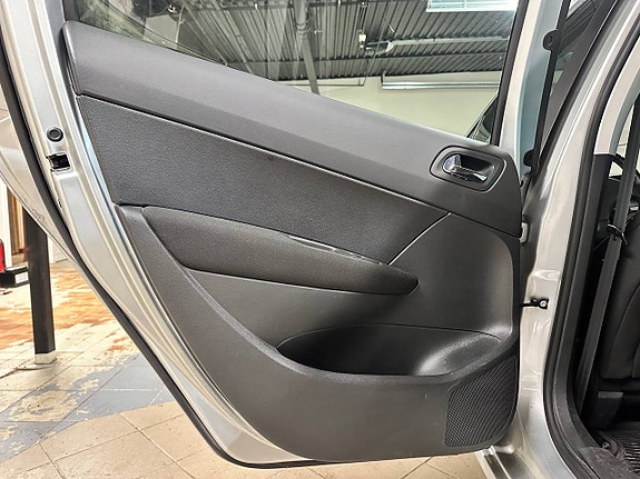 Peugeot 308 10 of 24