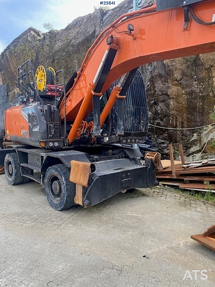 Hitachi ZX220W-7 hjulmaskin 3 of 30