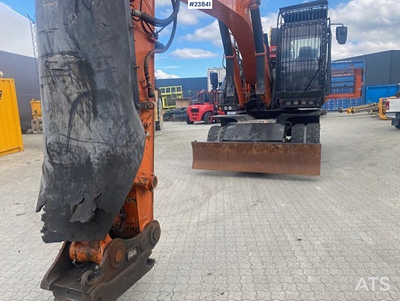 Hitachi ZX220W-7 hjulmaskin 11 of 30