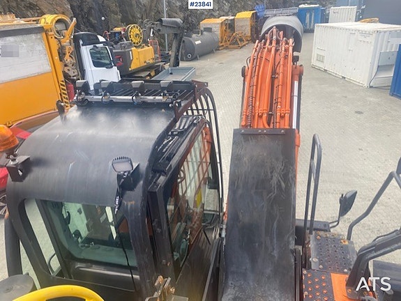 Hitachi ZX220W-7 hjulmaskin 23 of 30