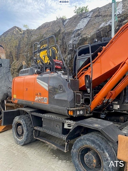 Hitachi ZX220W-7 hjulmaskin 13 of 30
