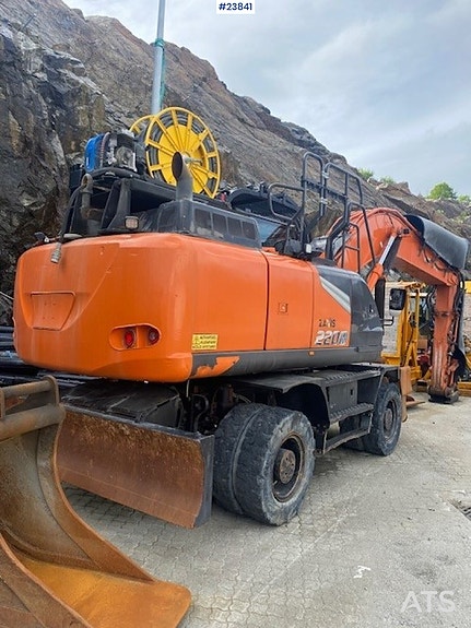 Hitachi ZX220W-7 hjulmaskin 6 of 30